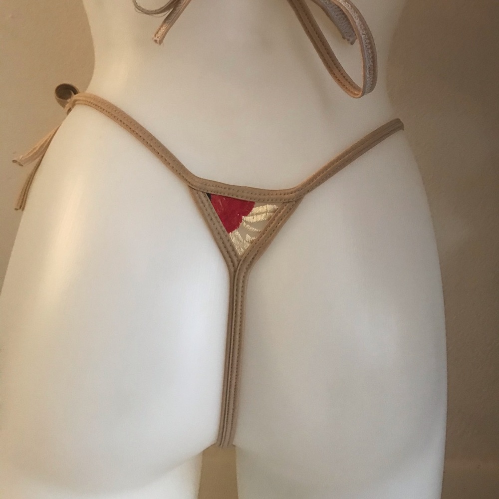 Bikini - Picture 6 of 7